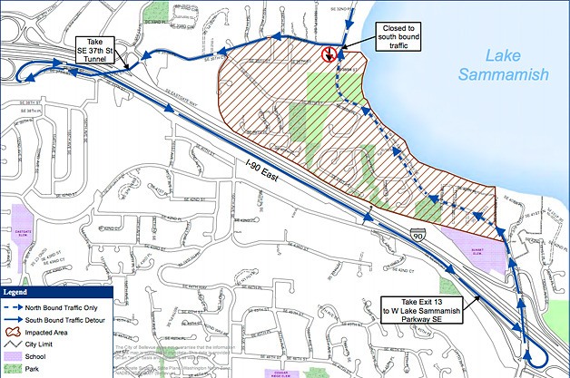 Blue arrows show detour routes for West Lake Sammamish Parkway SE.