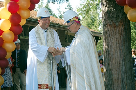 Rev. Tom Belleque (left)