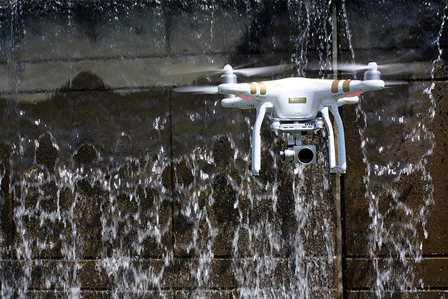 The recently released DJI Phantom 3 can send live HD video feed to iPhones and Androids