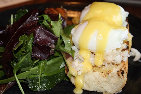 Hens eggs benedict with dungeness crab