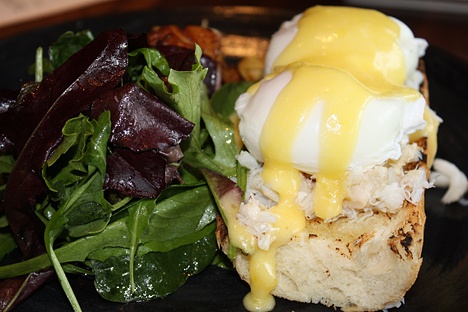 Hens eggs benedict with dungeness crab
