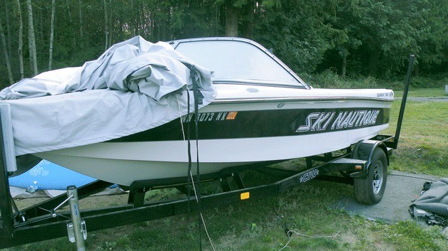 This boat and boat trailer were stolen from Lake Sammamish in early May of 2014.