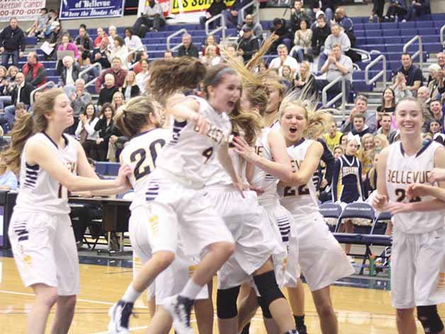Bellevue players celebrate their tournament title Thursday after beating Mercer Island.