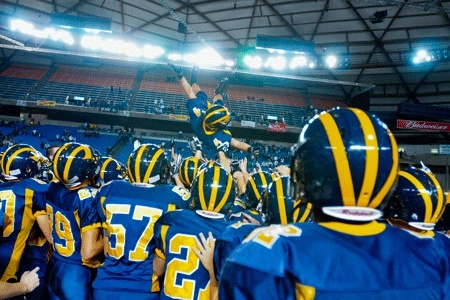 Bellevue pays tribute to Katy following Friday's state title win. The Wolverines tossed a player