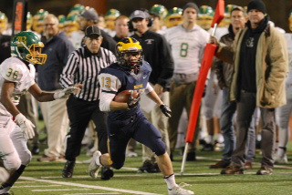 Bellevue wide receiver Josh Satterlee breaks free into the Bishop Blanchet's secondary during a 44-0 win in Bellevue on Nov. 7.