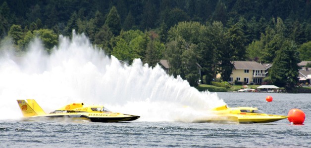 Hydroboats battled on the waters of Lake Sammamish Saturday at Tastin' and Racin'.