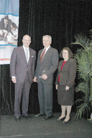 Bellevue’s Cary Kopczynski (center)