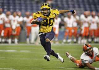 Bellevue’s David Nguyen charges toward the end zone during a game against California High School at Qwest Field on Sept. 20.