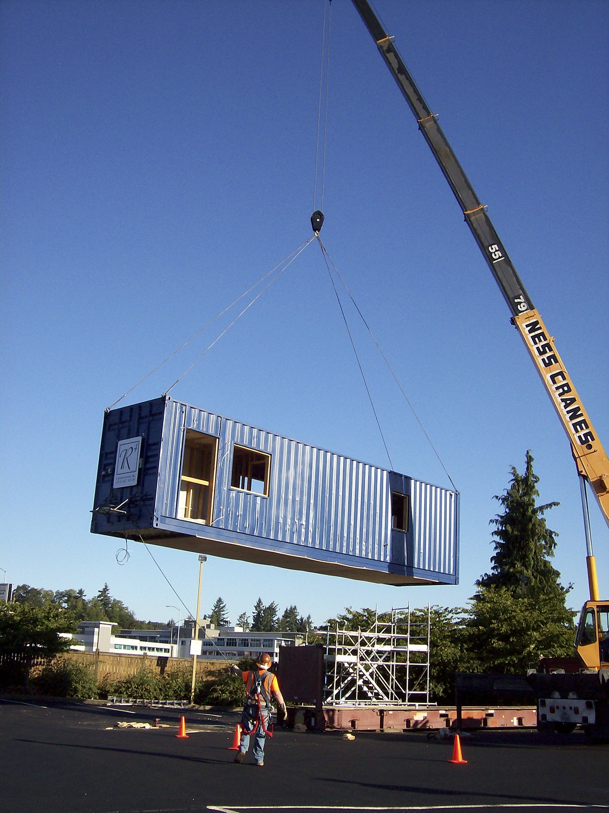 Bellevue College alumnus’ tiny home vision earns him award