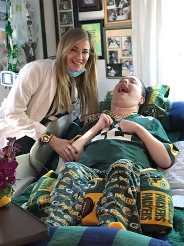 Bellevue dentist and NFL teams help grant man his last wish