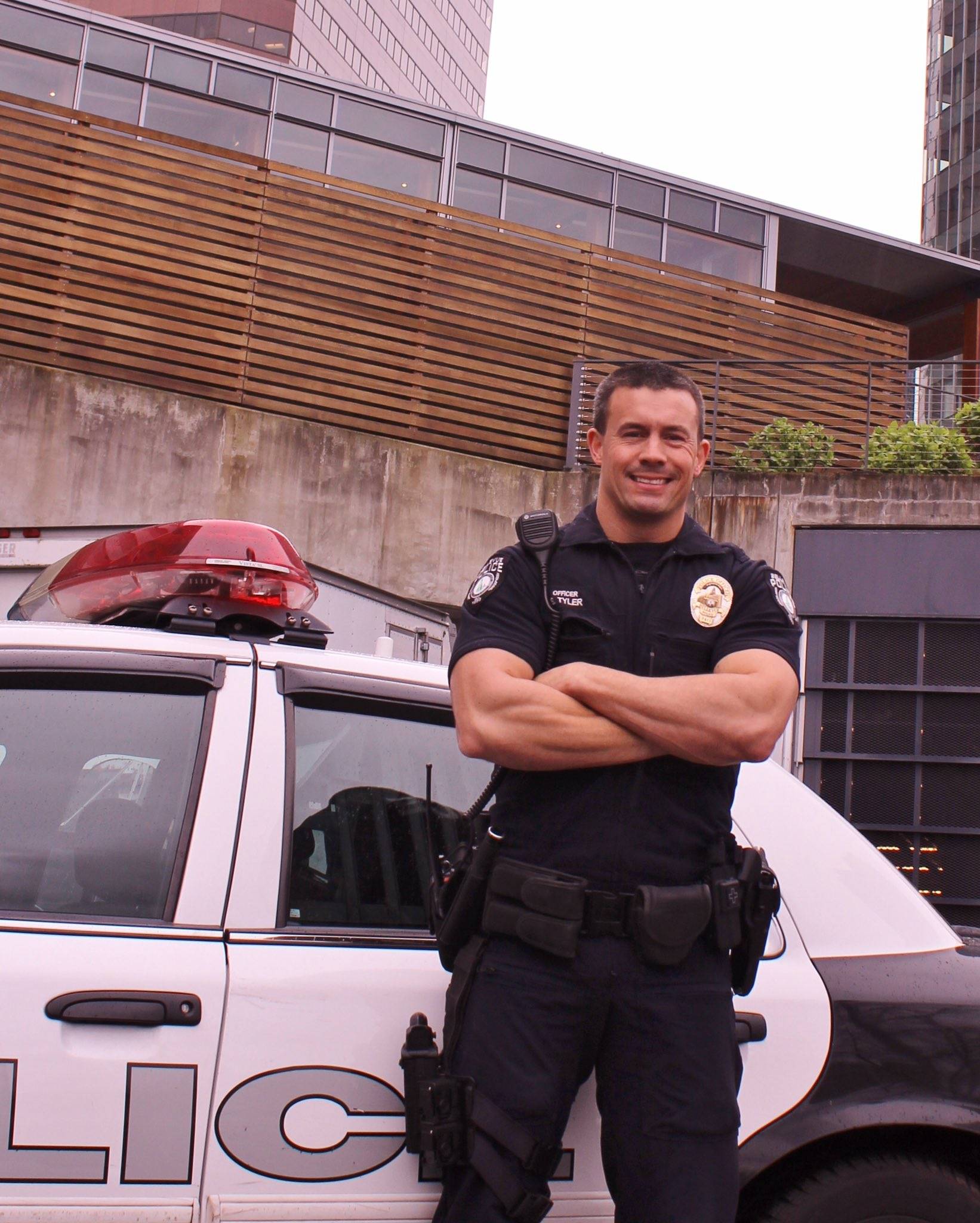 Bellevue Police officer takes on ‘The Amazing Race’
