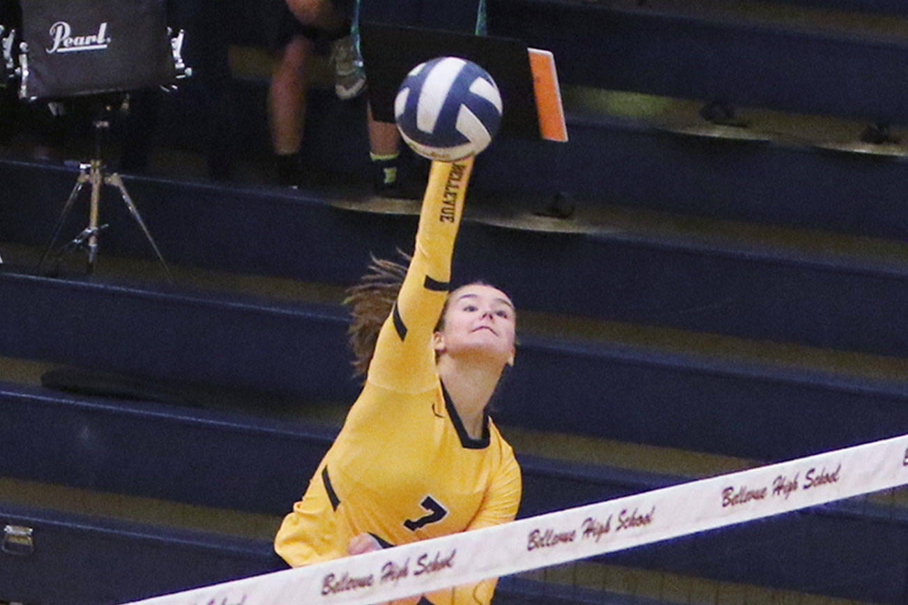 Islanders defeats Wolverines in rivalry volleyball contest