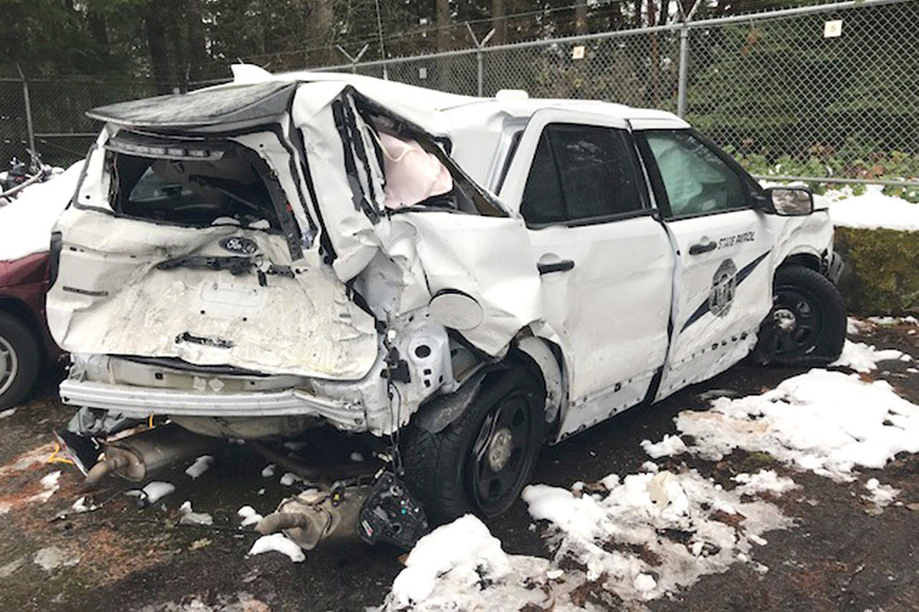 Distracted driver seriously injures state trooper in Bellevue