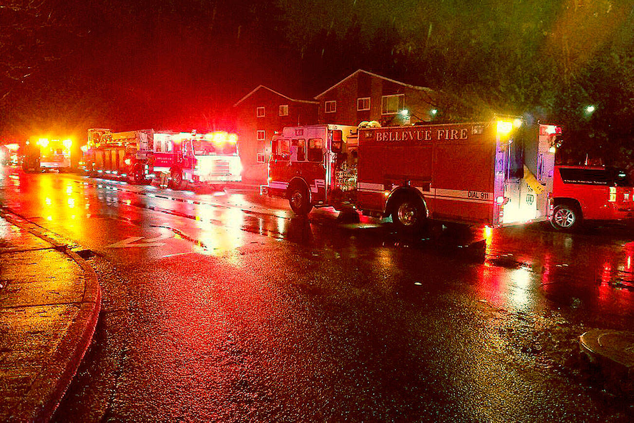 One hospitalized in Bellevue apartment fire