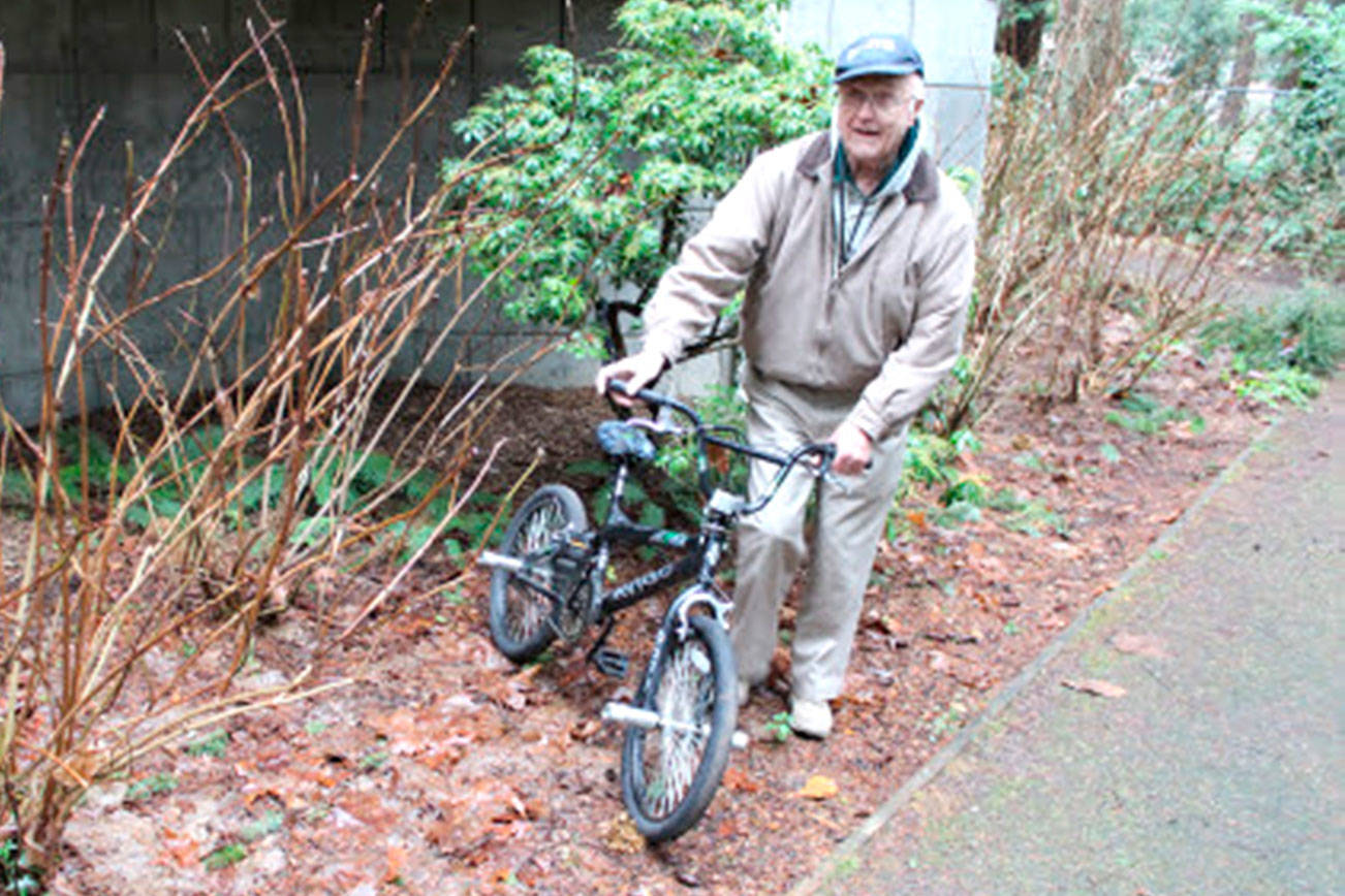 Bellevue police volunteer saves abandoned bikes, many go to African villages