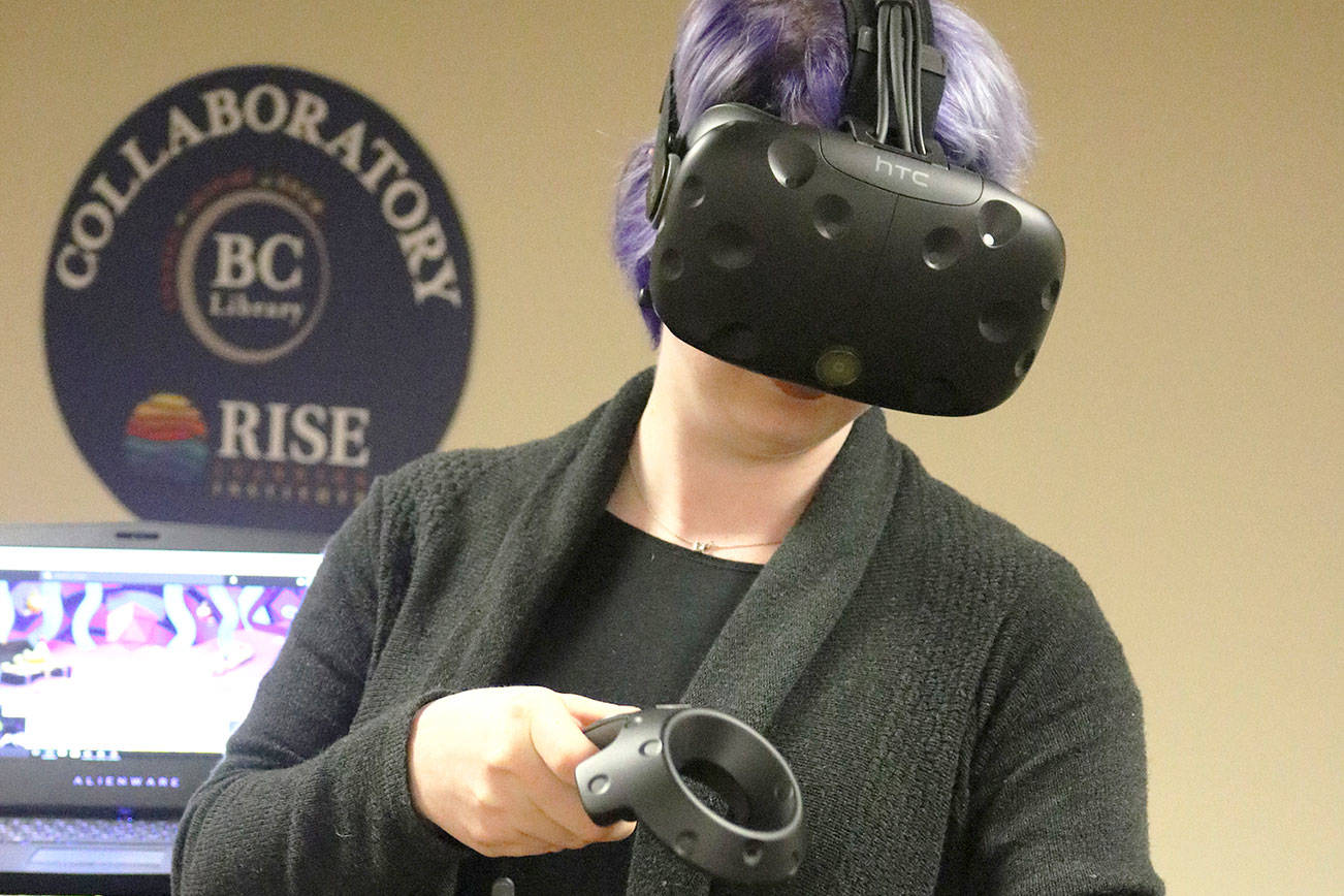 Fulbright Scholar teaches virtual reality at Bellevue College — other side of the earth — simultaneously