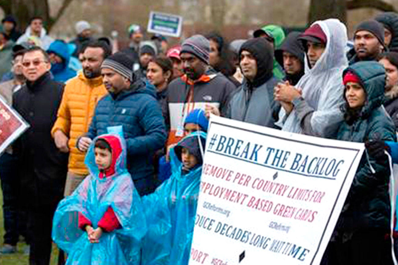 Hundreds rally for green card reform at Bellevue event