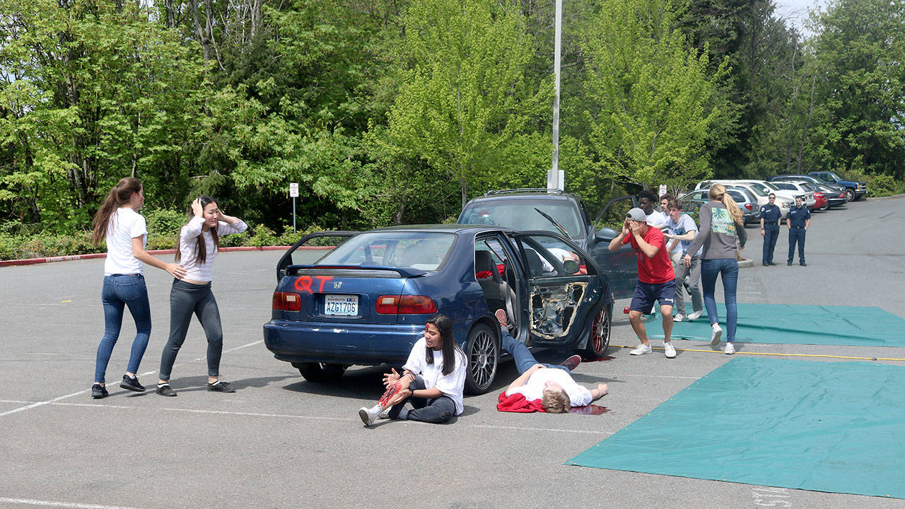 Simulation teaches Bellevue students dangers of drunk driving