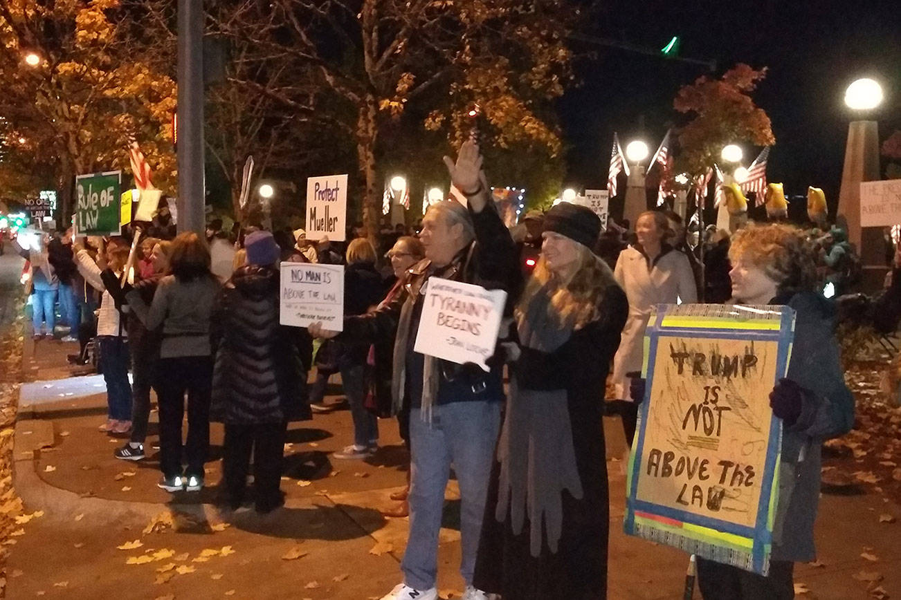 Hundreds gather in support of Mueller investigation in downtown Bellevue