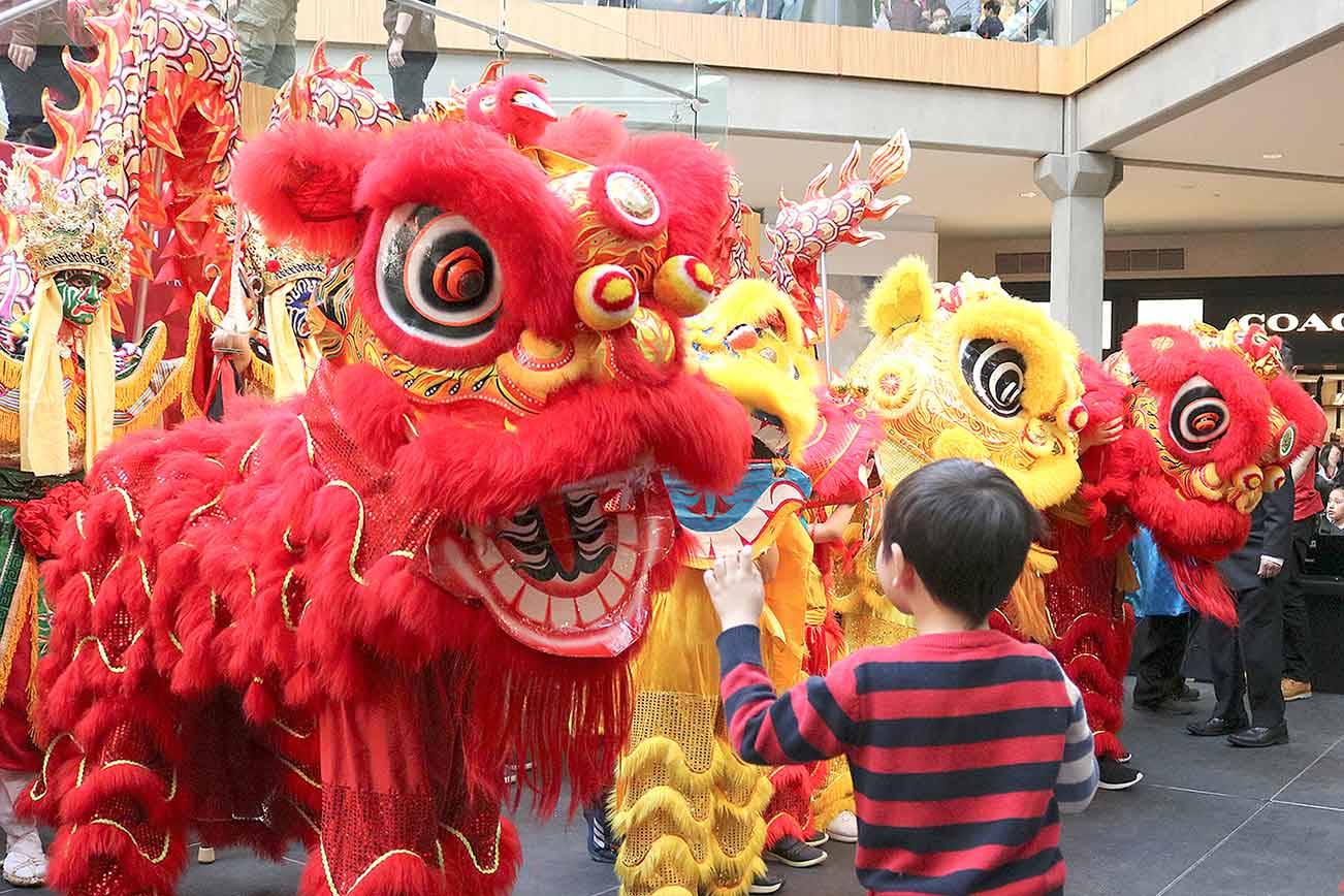 Community members gathered at Bellevue Square on March 2 to celebrate the eighth annual Lunar New Year Celebration. Stephanie Quiroz/staff photo