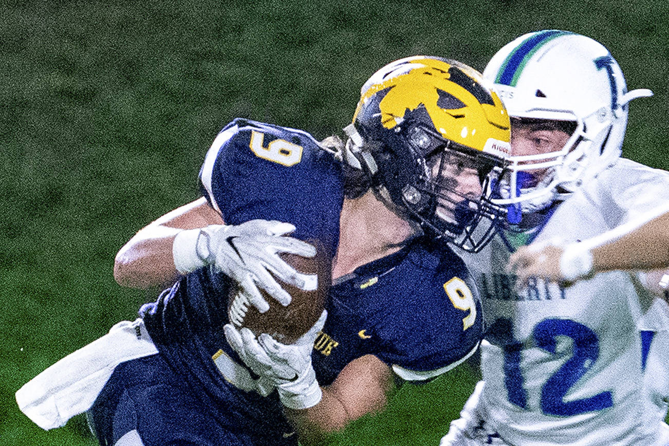 Bellevue rolls past Liberty, Sammamish wins second straight | Bellevue preps football recap