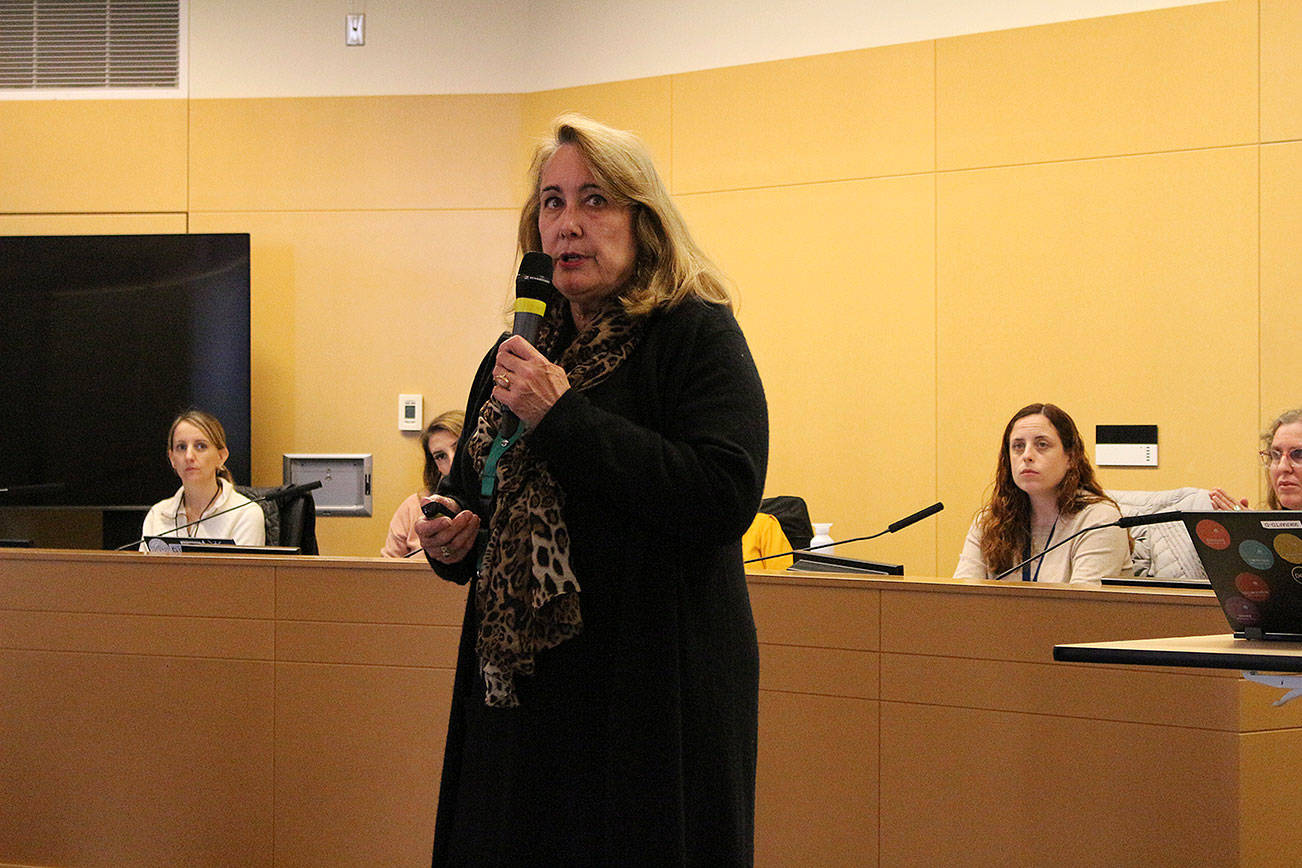 Deborah Kraft leads SOS discussion presentation for parents on Nov. 7. From left: Elizabeth Hannibal, Stephanie Lawrenson, Deborah Kraft, Alicia Williams, Katherine Farkas, Piper Sangston. Madison Miller / staff photo