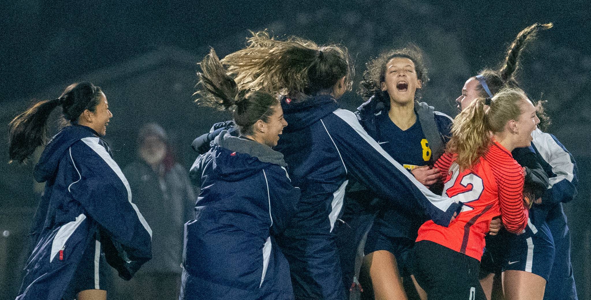 Bellevue kicks into state title match