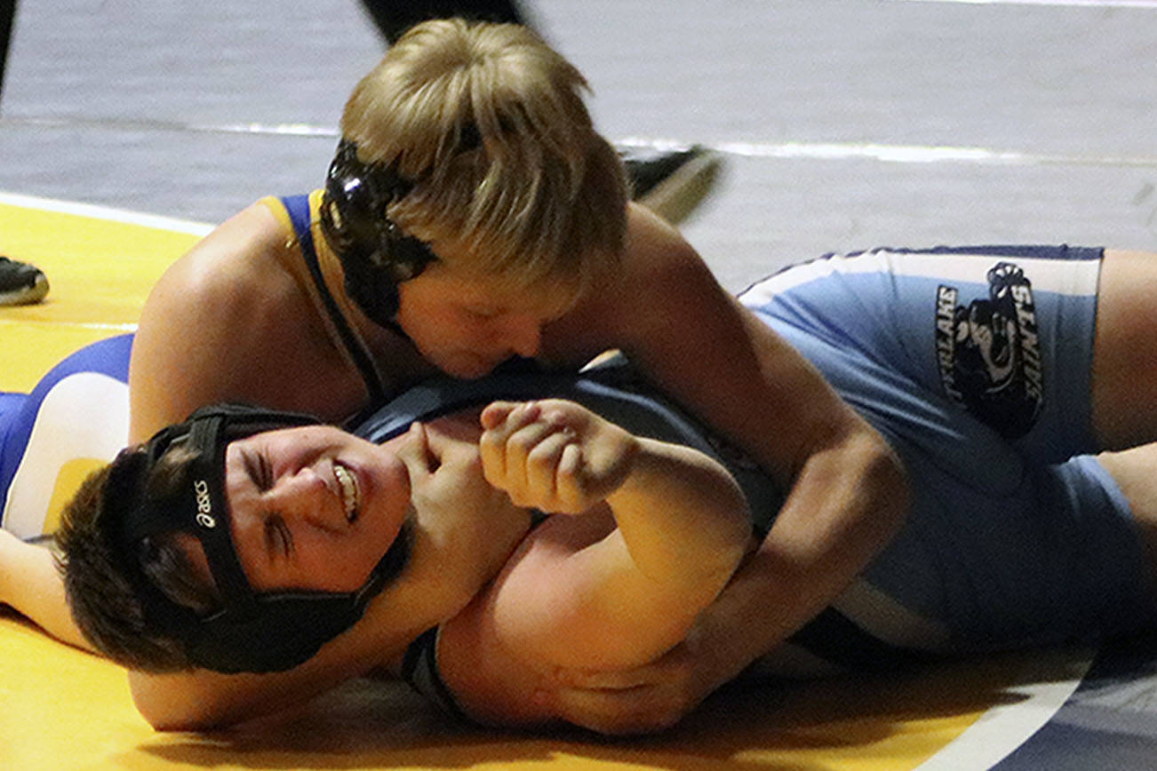 Bellevue wrestling team flips the script