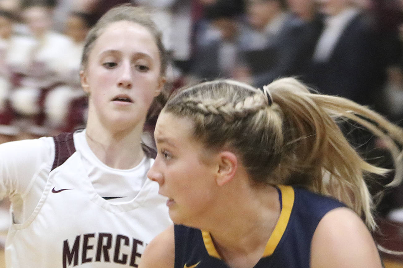 Bellevue girls claw their way into league tournament