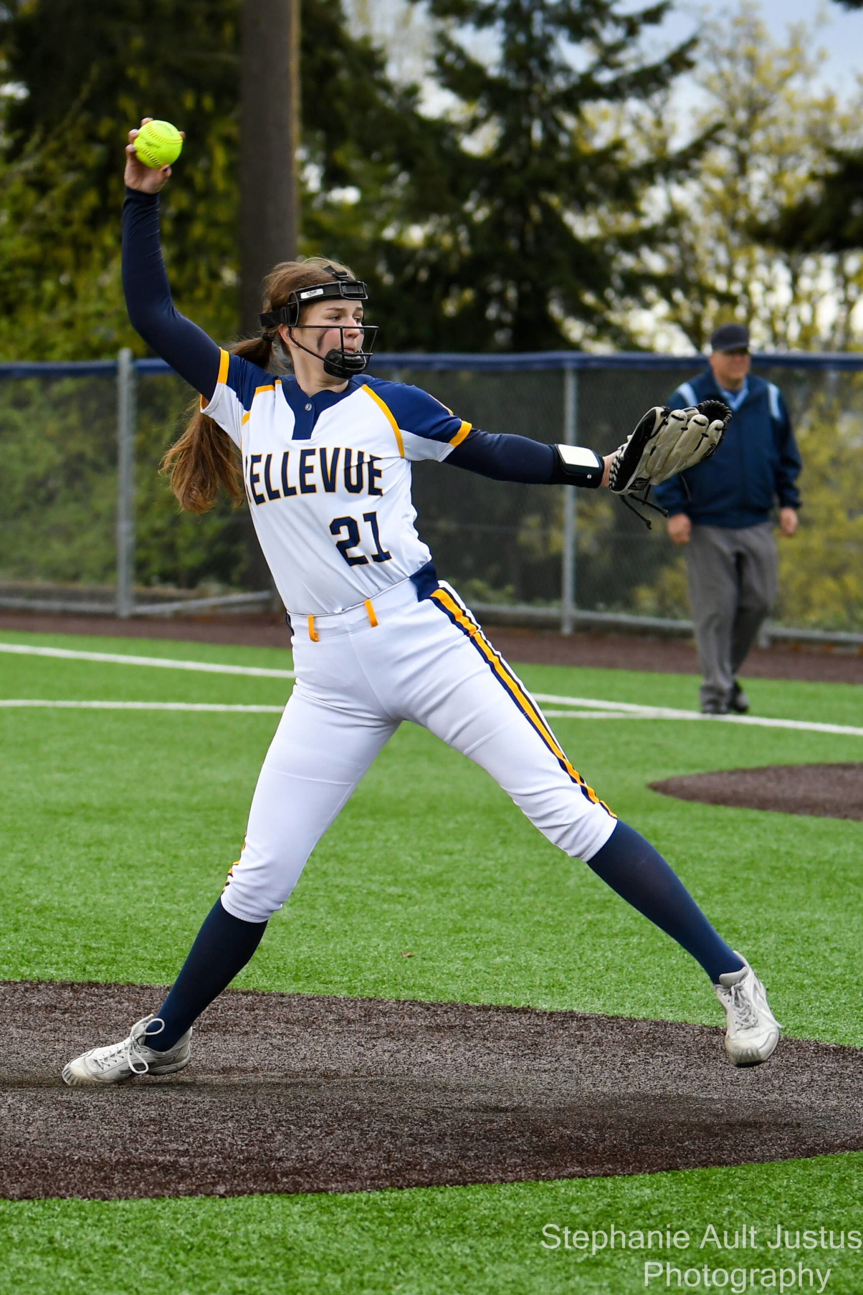 Sophomore Meg Corsi (#21) throws a pitch. Courtesy of Stephanie Ault Justus.