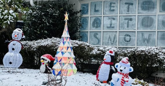 Snow accumulated in some parts of the Puget Sound region. Here’s a scene from a Mercer Island home on Dec. 19, 2022. Photo courtesy of Greg Asimakoupoulos