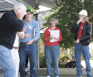 Bob Moore(left) really isn’t injured but Clair Voetberg
