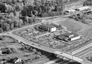 The Bellevue City Hall (center) and Bellevue Library (right) in the 1960s.