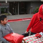 670 Bellevue kids get gift of Christmas | Photos