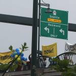 Bellevue Overlake Hospital nurses rally on I-405 overpass for safe patient care