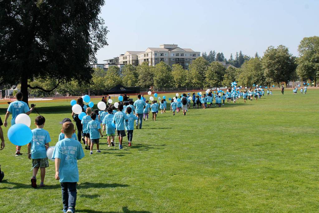 Hundreds show support for police during annual Boys and Girls Clubs of Bellevue parade