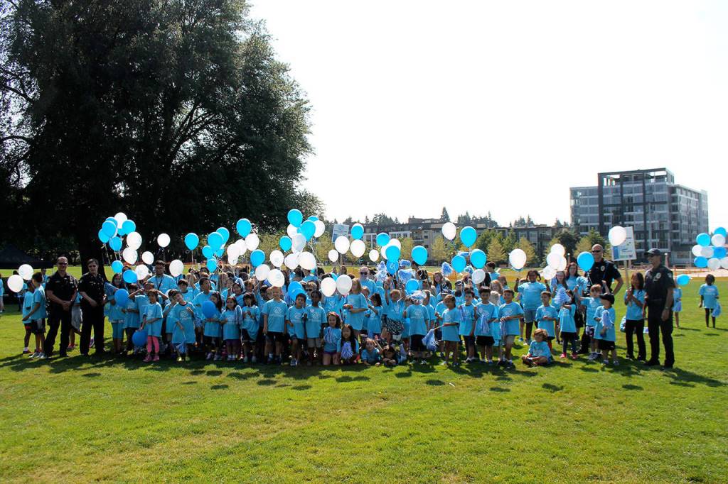 Hundreds show support for police during annual Boys and Girls Clubs of Bellevue parade