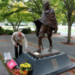 Group holds Bellevue candlelight vigil to honor Las Vegas shooting victims