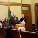 Inslee pushes back against offshore drilling in Washington
