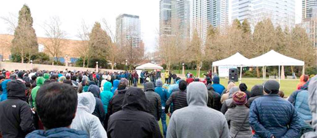 Hundreds rally for green card reform at Bellevue event