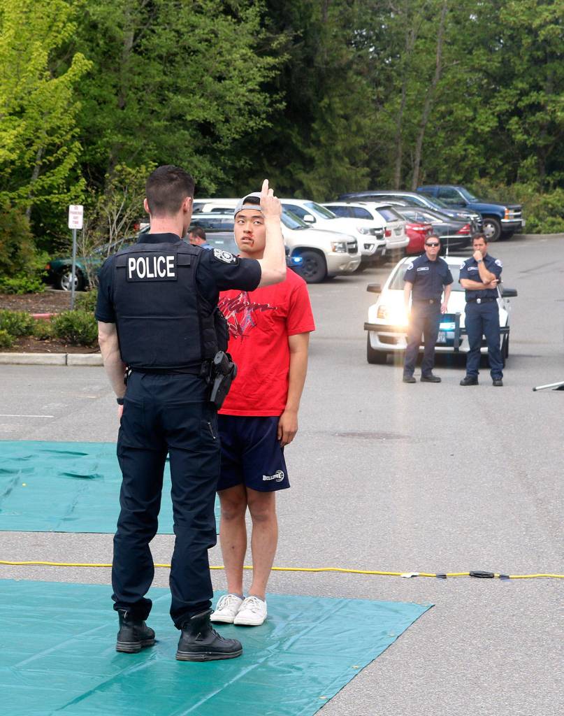 Simulation teaches Bellevue students dangers of drunk driving