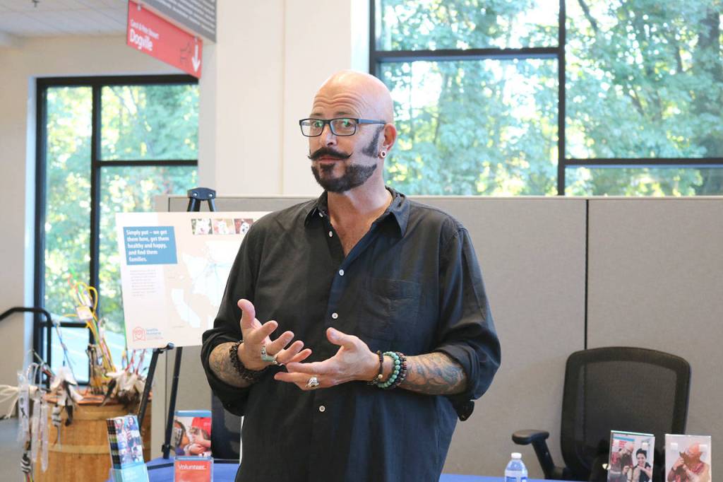 Jackson Galaxy, host of “My Cat from Hell” transfers 150 cats from California to shelters in Washington