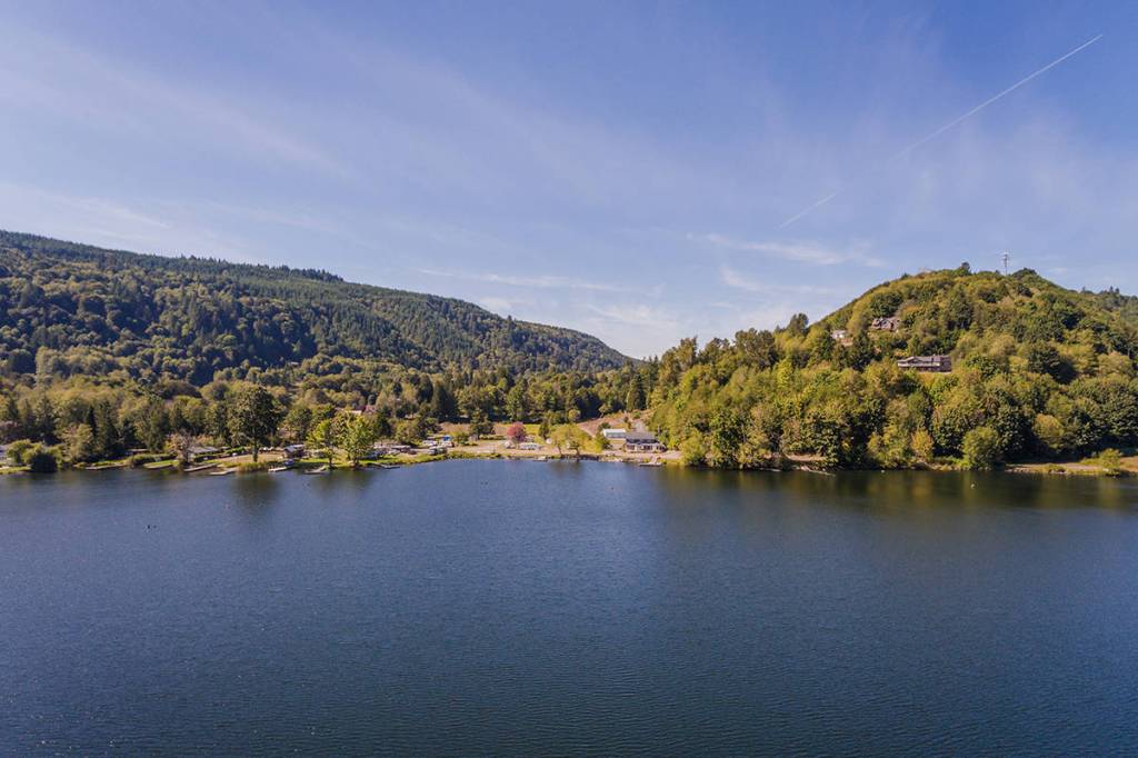 Sky’s the limit with this lakefront getaway property