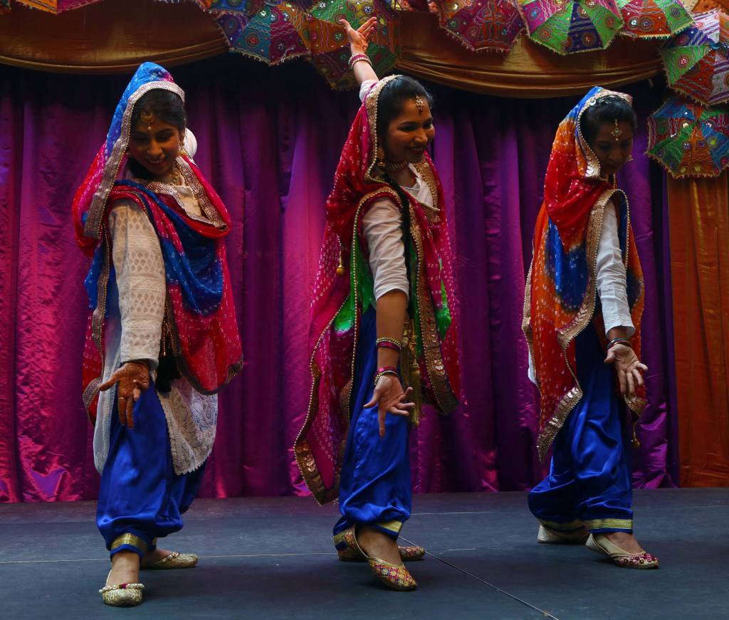 Bellevue Square transforms into Festival of Lights