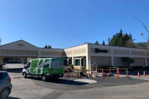 King Countys new Issaquah quarantine location on March 16, 2020. The County is leasing the former Holiday Inn motel as a quarantine site for coronavirus patient. Natalie DeFord / Staff Photo.