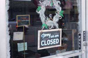 A closed sign at Jacksons restaurant on Cole Street in downtown Enumclaw. Sound Publishing file photo