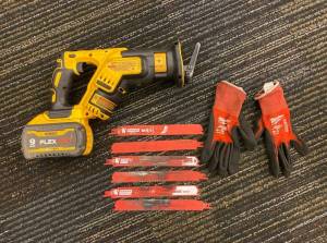 During a search of the defendants car, BPD detectives located one saw, six blades and gloves matching the ones he was seen wearing in video surveillance. Courtesy of Bellevue Police Department.
During a search of the defendants car, BPD detectives located one saw, six blades and gloves matching the ones he was seen wearing in video surveillance. Courtesy of Bellevue Police Department.