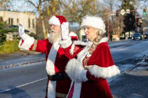 Visitors of Issaquah can dine, shop for handmade gifts, catch a show, try glassblowing at Art By Fire, enjoy treats at Boehms Candies, explore teas at Experience Tea, or take a wine class at Capri Cellars.