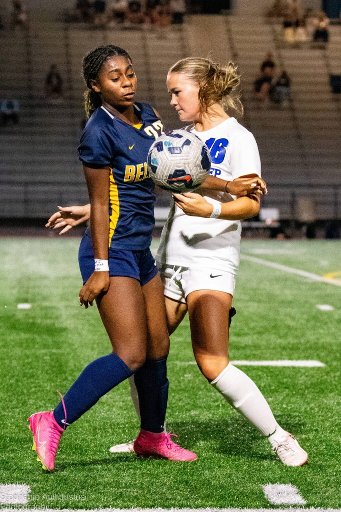 Bellevue sophomore Paris Baker (left) and Seattle Prep junior Callie Fields. Photo courtesy of Stephanie Ault Justus